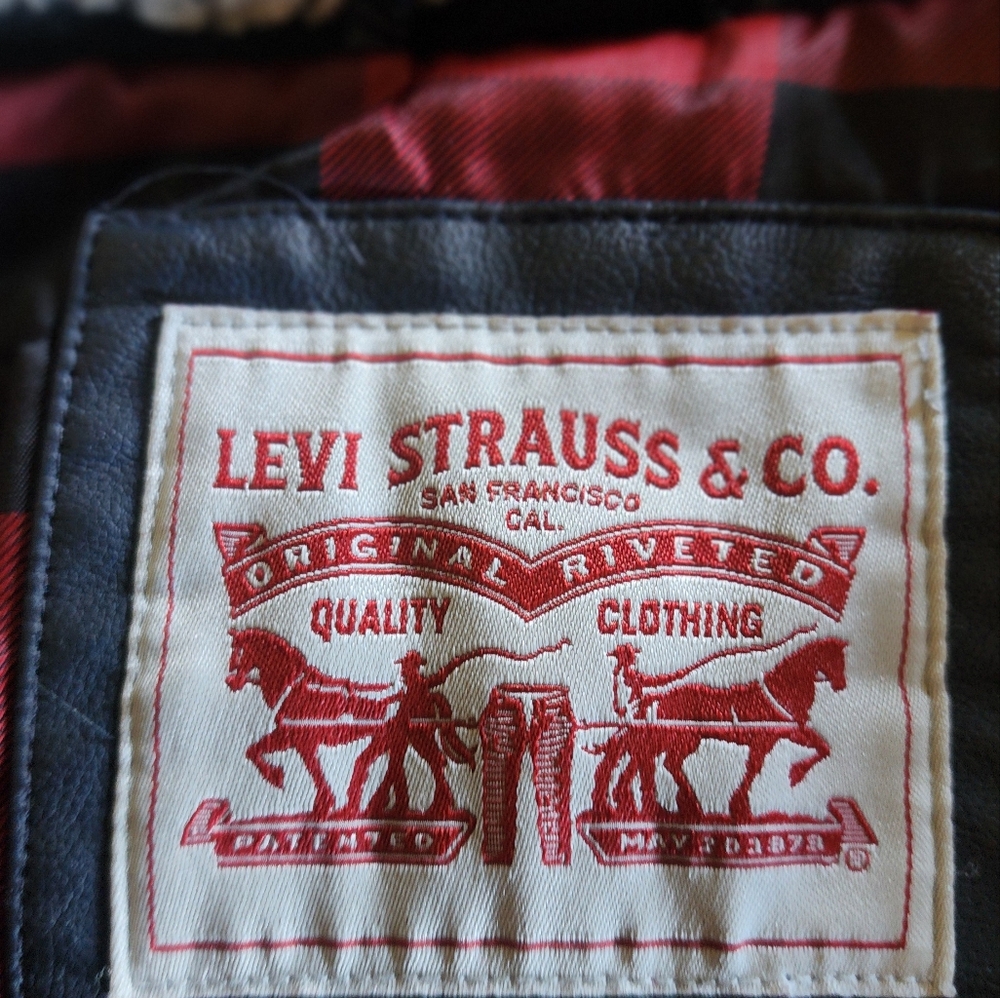 Levi's - Picture 6 of 6